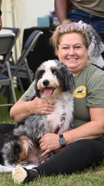 84DogsHelp's tweet image. Hey buddy - want to help us? Start a fundraiser for Working Dogs For Vets 👉 facebook.com/fund/WorkingDo…

#WorkingDogsForVets #RoxannAndMonte #VeteranSupport #ServiceDogs #GiveBack 🐾