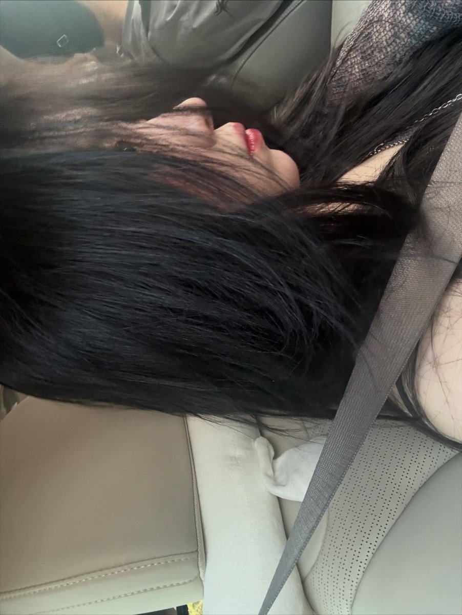 네축하드립니다당신은비주얼가수입니다