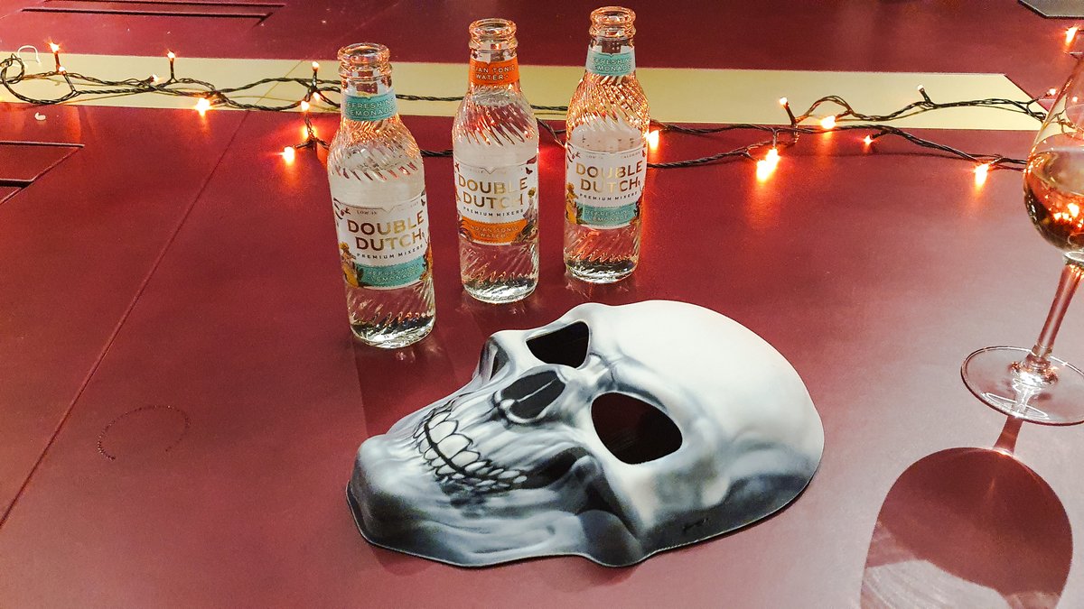 woncomms's tweet image. A Halloween Inspired Gin Tasting Experience With @sipsmith London

This spooktacular affair was a superb team bonding activity with witches, ghosts, ghouls and frighteningly good gin.

How did you spend your Halloween?

#halloween #bonfirenight #newyork #courtois #trent #gbbo 👻