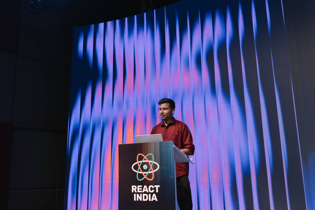 react_india's tweet image. Big love to our amazing host, @yashrajnayak 💫   

We’re so grateful for the positivity and charm you brought to the stage you made the experience unforgettable for everyone.  

#ReactIndia2025 #Community #Host #MC #TechEvents