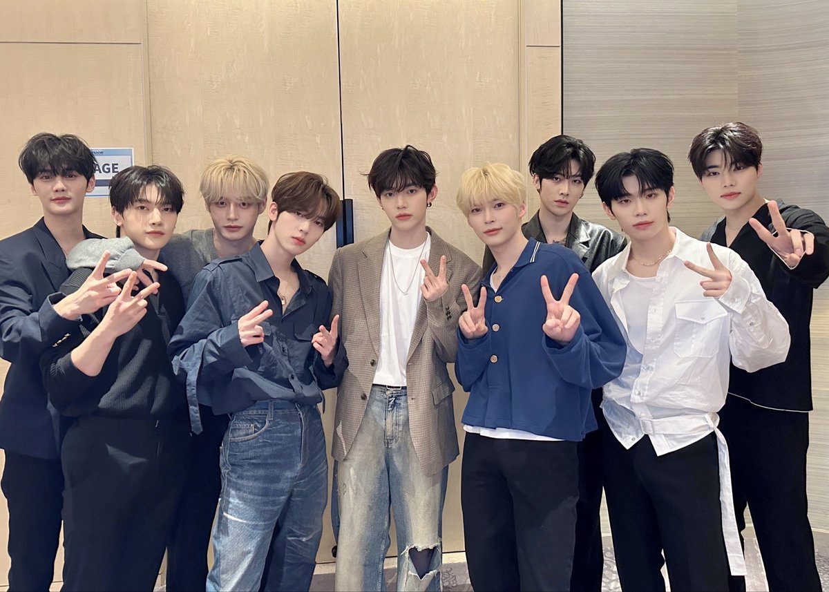 ZHANGHAOGLOBAL's tweet image. My #2025MAMAVOTE choice is always #ZEROBASEONE

INSTRUCTIONS:
1. Account must be PUBLIC
2. Post only ONCE per account
3. RT this tweet and replies below 🔁
4. DON’T SPAM 🚫