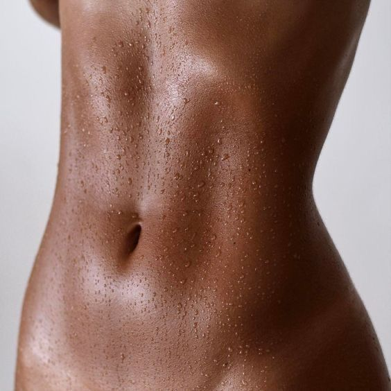 FertilityMaxx's tweet photo. You may have heard beauty standards are a toxic social construct.

In fact, they are biological signals of fertility.

Waist-to-hip ratio
Facial symmetry
Clear skin
Full lips
High cheekbones
Glossy hair
White sclera
Redness in lips/cheeks
Youthful energy

These aren’t vanity metrics.

They’re markers of hormonal health, ovulatory fitness, and reproductive viability. Across cultures and species.

Your body speaks biology.
Don’t let culture shame you for listening.