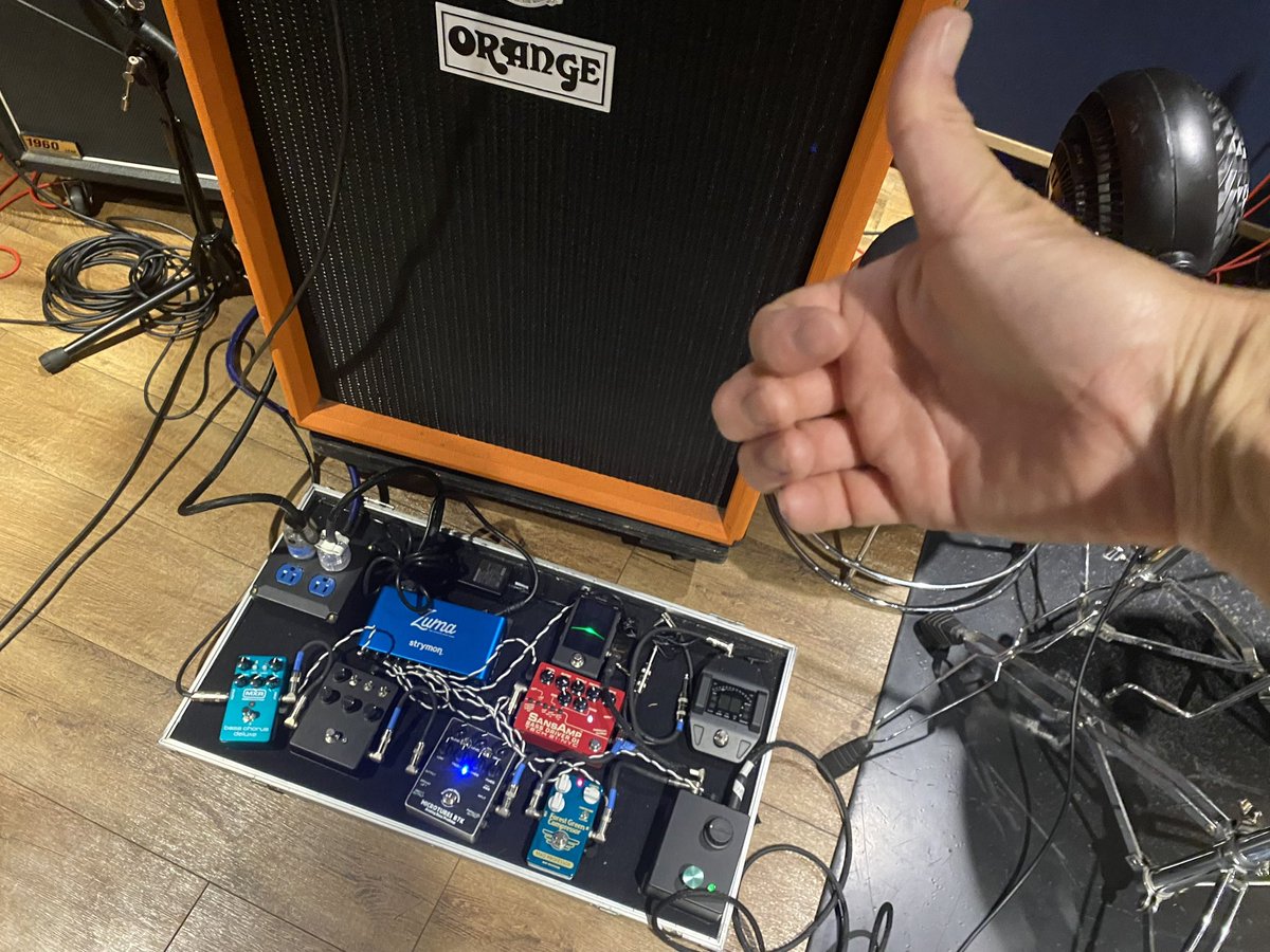 #エフェクターボード2025秋 

Gravelとdarkgkassの踏み分け

<a href="/itou__bass/">いとう</a> 

<a href="/SONIFIX_/">SONIFIX</a>