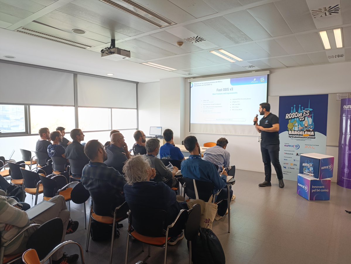 Eurecat_news's tweet image. 🤓 La #ROSConES2025 España pone en valor el papel de la investigación aplicada en #robótica para resolver retos reales en sectores como la industria, la logística o la agricultura.

✅​ De hecho, cada vez vemos robots más autónomos, capaces de entender su entorno y tomar…