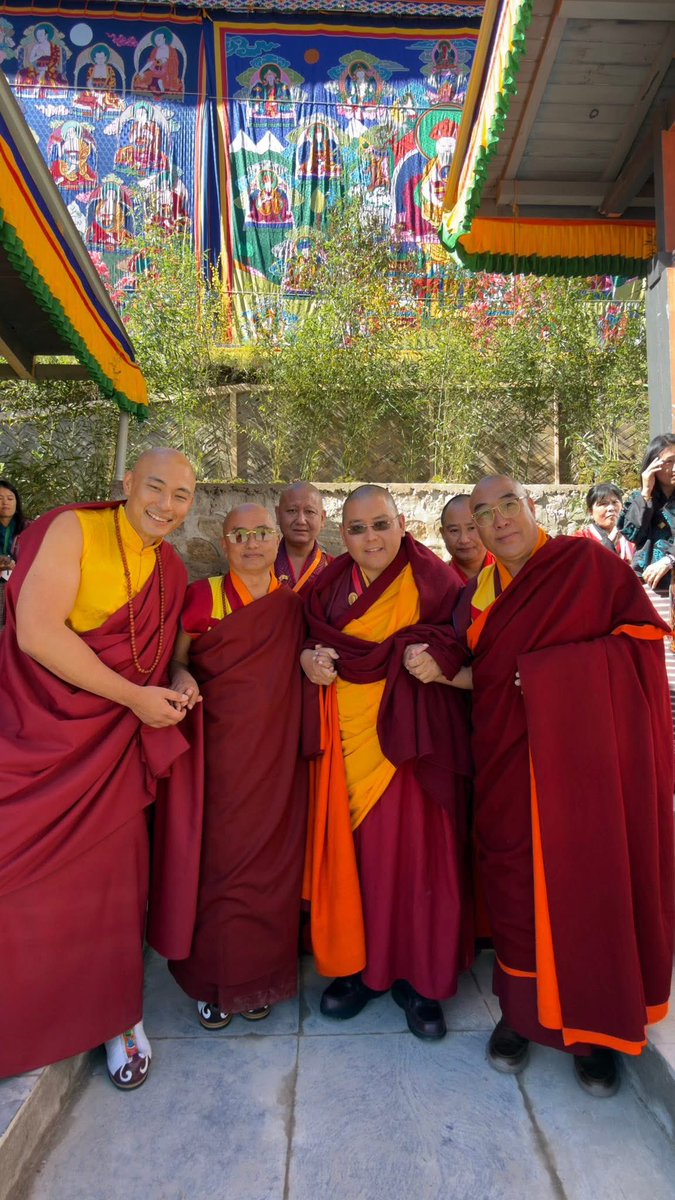 LingRinpoche's tweet image. HE Ling Rinpoche is attending the 2nd day of the Global Peace Prayer Festival, representing the Gelug tradition with HE Jangtse Chöje Rinpoche. The prayers were graced by the presence of His Majesty the Fifth King and His Majesty the Fourth King of Bhutan.