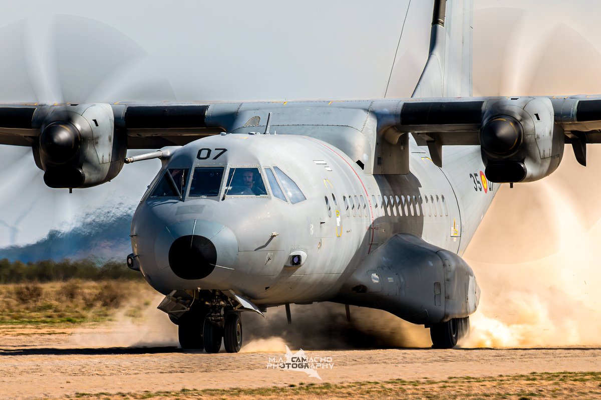 "En el día y la noche, con el sol y la luna, Ala 35 de transportes"

<a href="/Ala35_ea/">Ala 35</a> <a href="/EjercitoAire/">Ejército del Aire y del Espacio</a> 
<a href="/AirbusDefence/">Airbus Defence</a>
#c295 #ala35 #spanishairforca #avgeek #airbusds