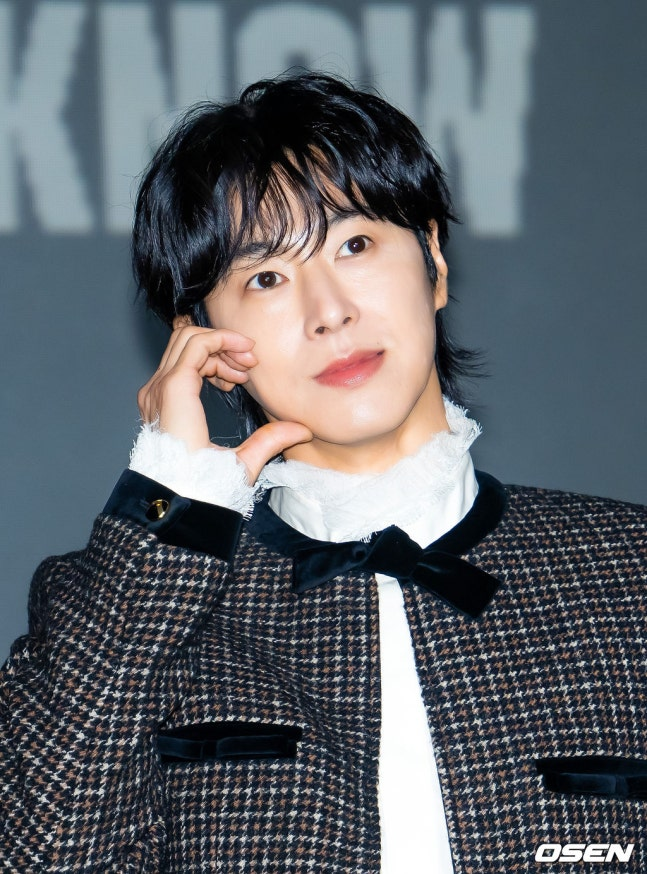 22년만에 나오는 유노윤호 첫 솔로 정규앨범 발매 기자회견 비주얼 | 인스티즈