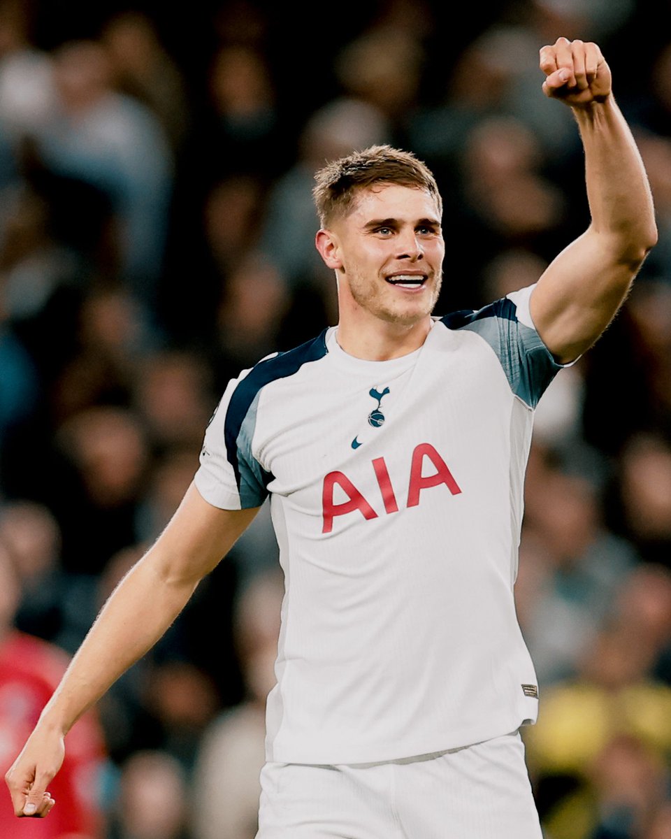 Tenk når Tottenham skal stille med både Vušković og Van de Ven da.  Kommer til å bøtte inn med mål. Beste angrepsduoen i PL.