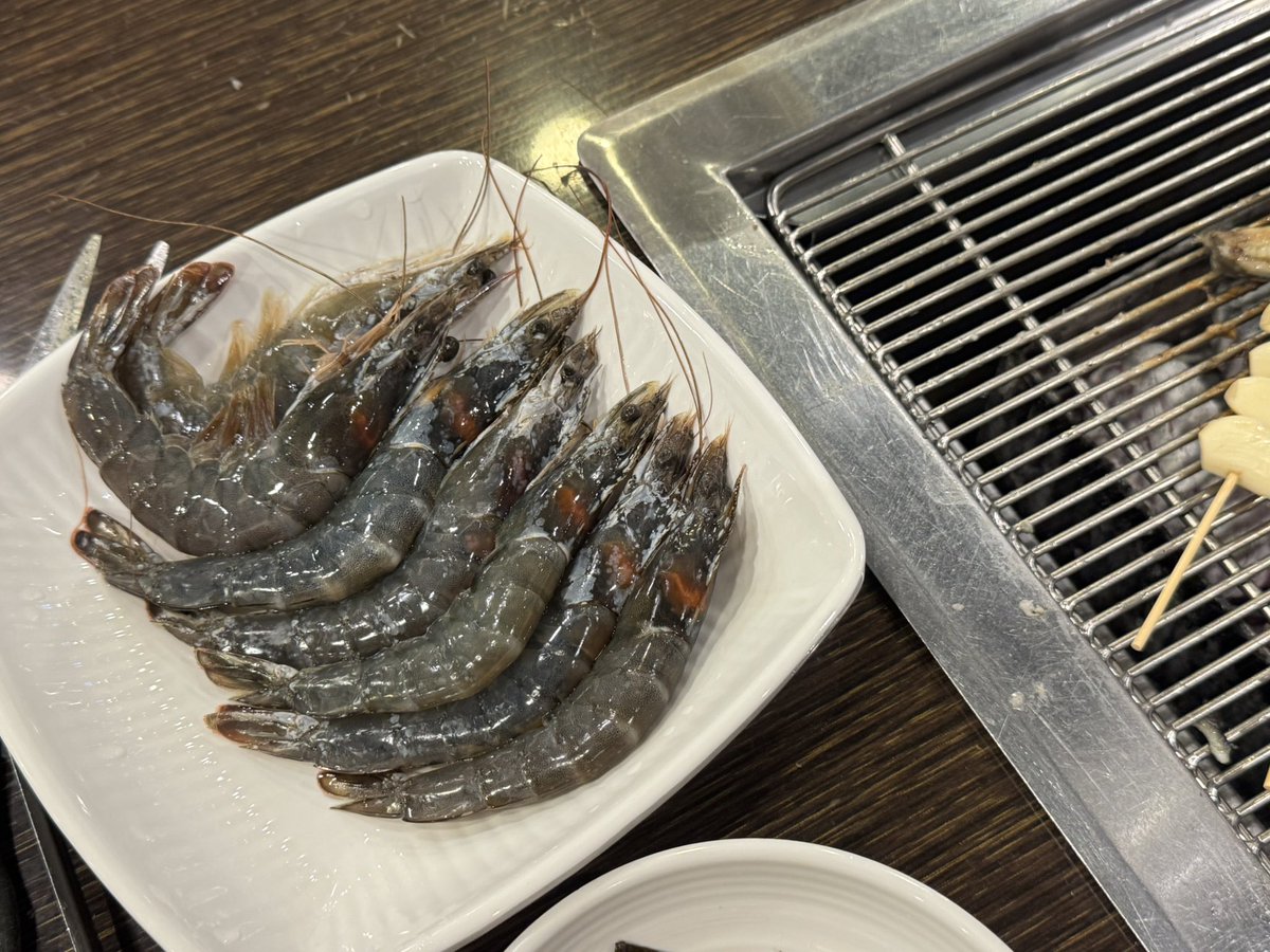 家の近くの鰻屋さん
サービスも良いしレビュー買いたら
エビまでくれた♡最高