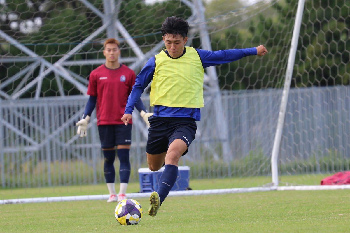 katallertoyama's tweet image. ／
トレーニング写真📷
＼

兄弟対決なるか！？
今節の相手は #サガン鳥栖 
#西矢慎平 選手
兄 #西矢健人 選手との兄弟対決の可能性も！

アウェイの借りはホームで返す🔥
チームとしても、個人としても負けられない戦いに挑む西矢選手🔥🔥
今日は西矢祭でお楽しみください☺️

試合情報詳細👇️…