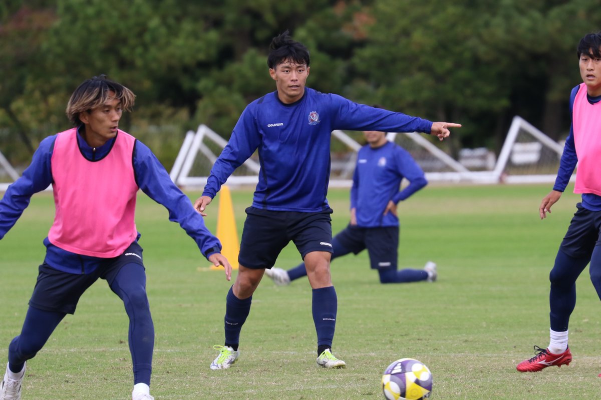 katallertoyama's tweet image. ／
トレーニング写真📷
＼

兄弟対決なるか！？
今節の相手は #サガン鳥栖 
#西矢慎平 選手
兄 #西矢健人 選手との兄弟対決の可能性も！

アウェイの借りはホームで返す🔥
チームとしても、個人としても負けられない戦いに挑む西矢選手🔥🔥
今日は西矢祭でお楽しみください☺️

試合情報詳細👇️…