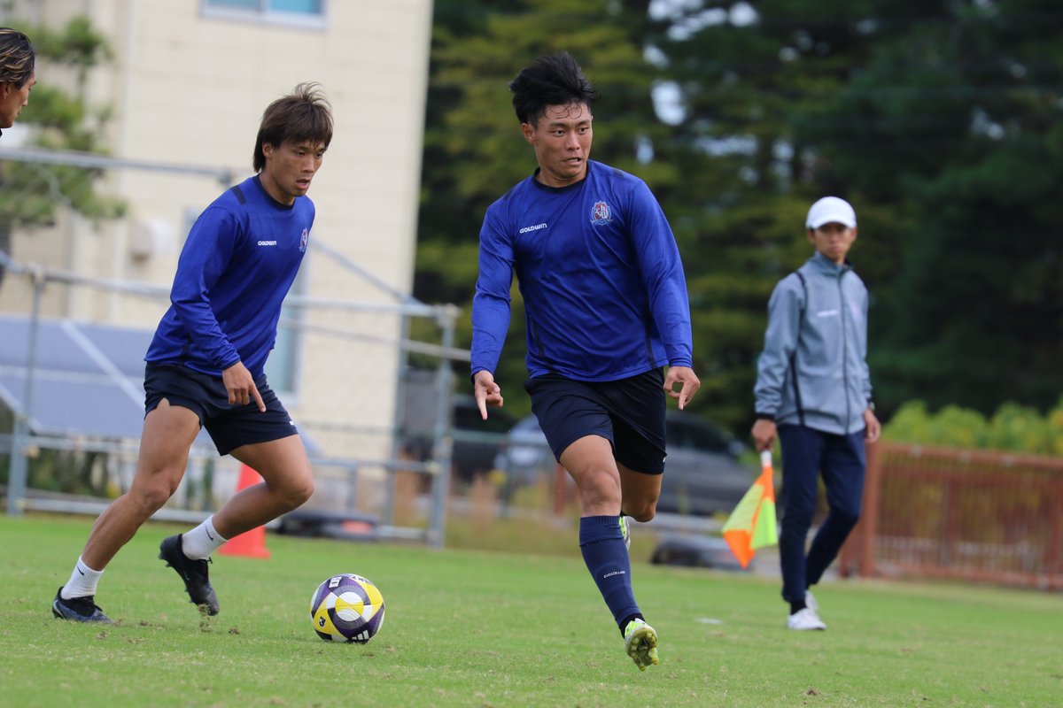 katallertoyama's tweet image. ／
トレーニング写真📷
＼

兄弟対決なるか！？
今節の相手は #サガン鳥栖 
#西矢慎平 選手
兄 #西矢健人 選手との兄弟対決の可能性も！

アウェイの借りはホームで返す🔥
チームとしても、個人としても負けられない戦いに挑む西矢選手🔥🔥
今日は西矢祭でお楽しみください☺️

試合情報詳細👇️…