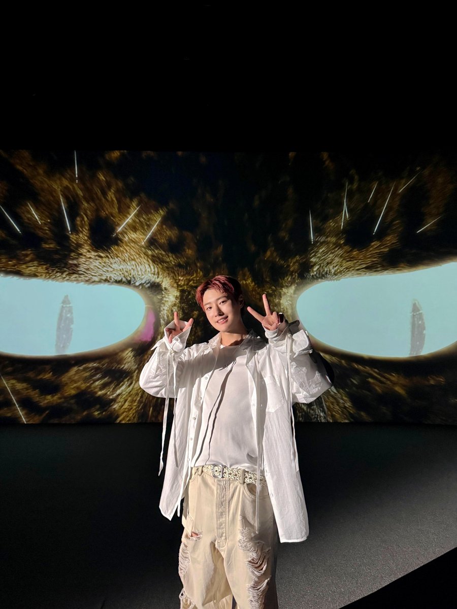 c_woodzofficial's tweet photo. [📷]
251105 dingo Live

박물관에 전시해야 하는 국보급 얼굴로
부르는 Smashing Concrete 너무 달다🤤💖

#WOODZ #우즈
#딩고라이브 #국립중앙박물관 https://t.co/EKv8OYesc3