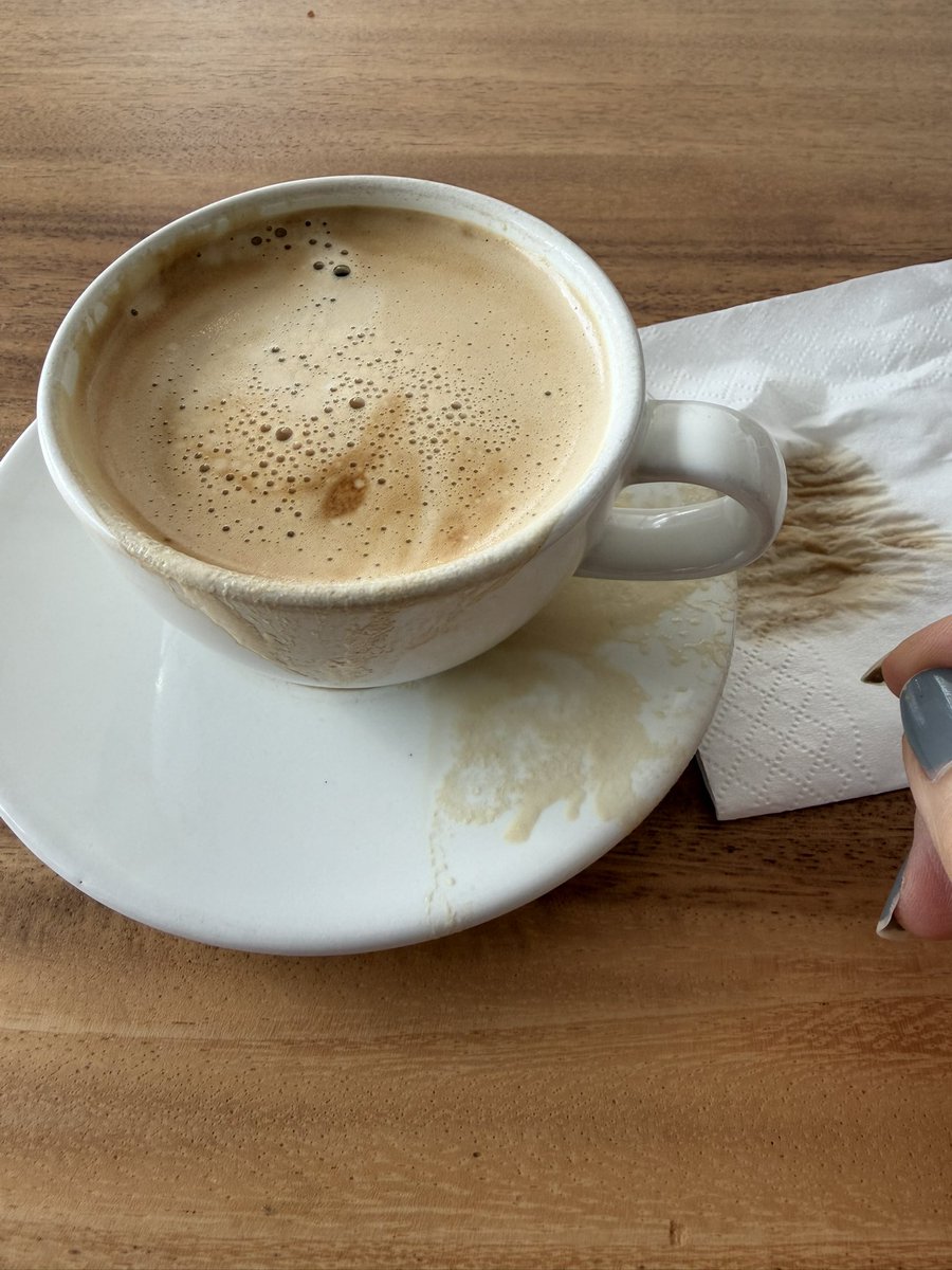 ivylimcc's tweet image. You know how how you start your morning pretty much determines the rest of the day?
Mine was disastrous this morning. Meh!! 

#caffeineunfixed