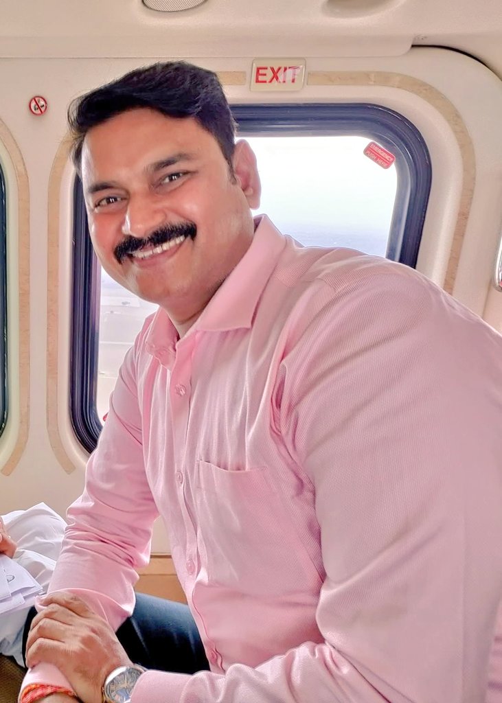 सहज, विनम्र एवं मूर्धन्य वरिष्ठ पत्रकार श्री सुधीर दीक्षित जी को जन्मदिन की हार्दिक शुभकामनाएं।

मैं श्री चिंतामन गणेश जी से‌ कामना करता हूं कि आपके जीवन में सदैव सुख,समृद्धि‌ एवं स्वास्थ्य की पूर्णता बनी रहे।

<a href="/sudhirksdixit/">Sudhir Dixit</a>