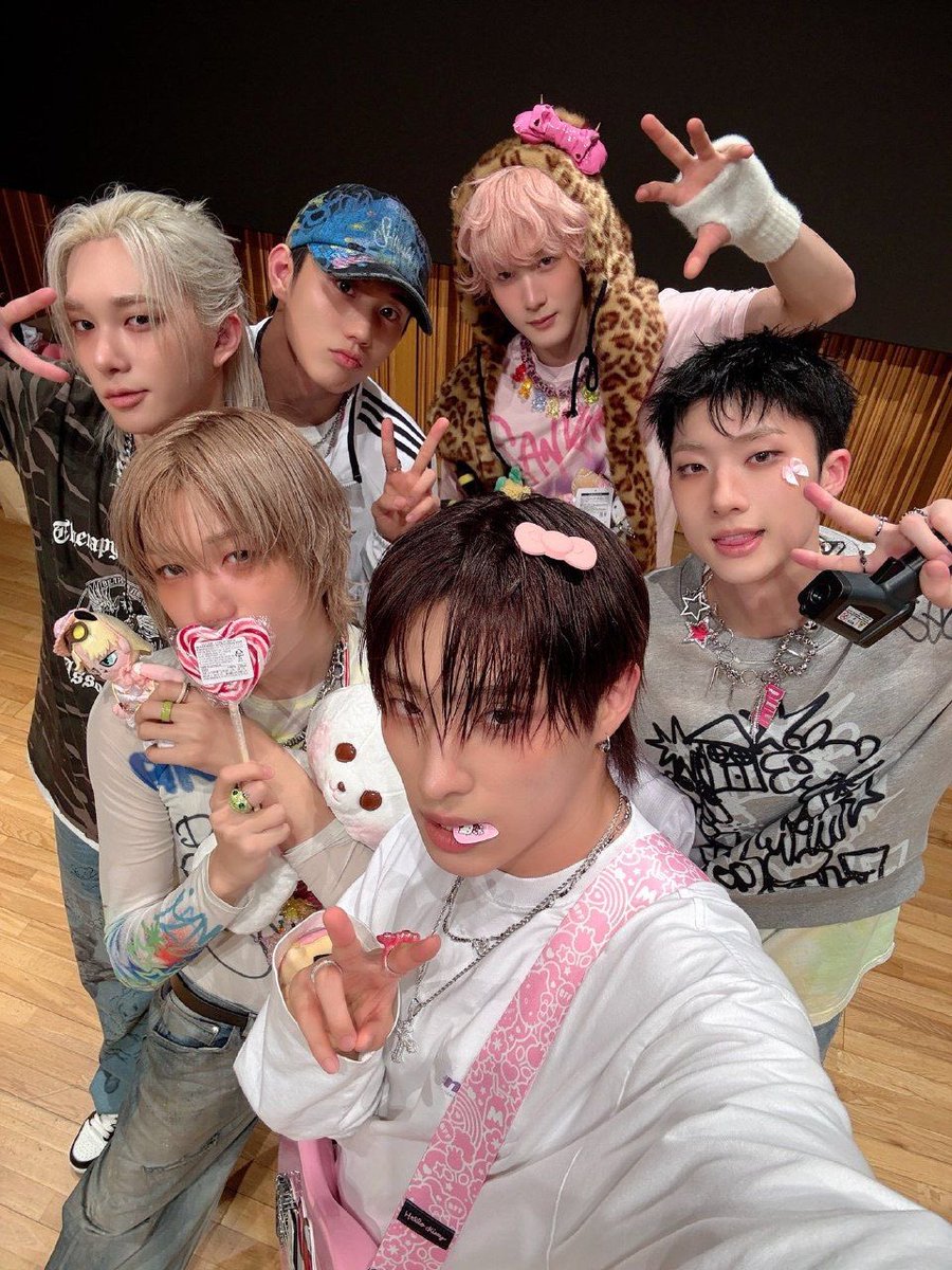 GYARUP1ECE's tweet image. haiii #p1htwt I’m a new p1ece and I just made this account!! I’m an intak bias :D I’m also a gyaru hence the username heh… be mutuals with me pls!! 🥹🩷