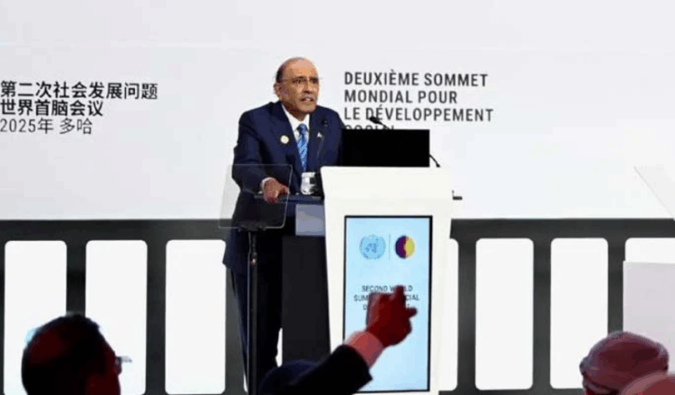 SUNOFM894's tweet image. #Breakingnews  
President Zardari Calls for Global Financial Reforms
At the World Summit for Social Development in Doha, President Asif Ali Zardari urged debt relief and fair global taxation to empower developing nations.
#AsifZardari #GlobalReform #DevelopingWorld @AAliZardari