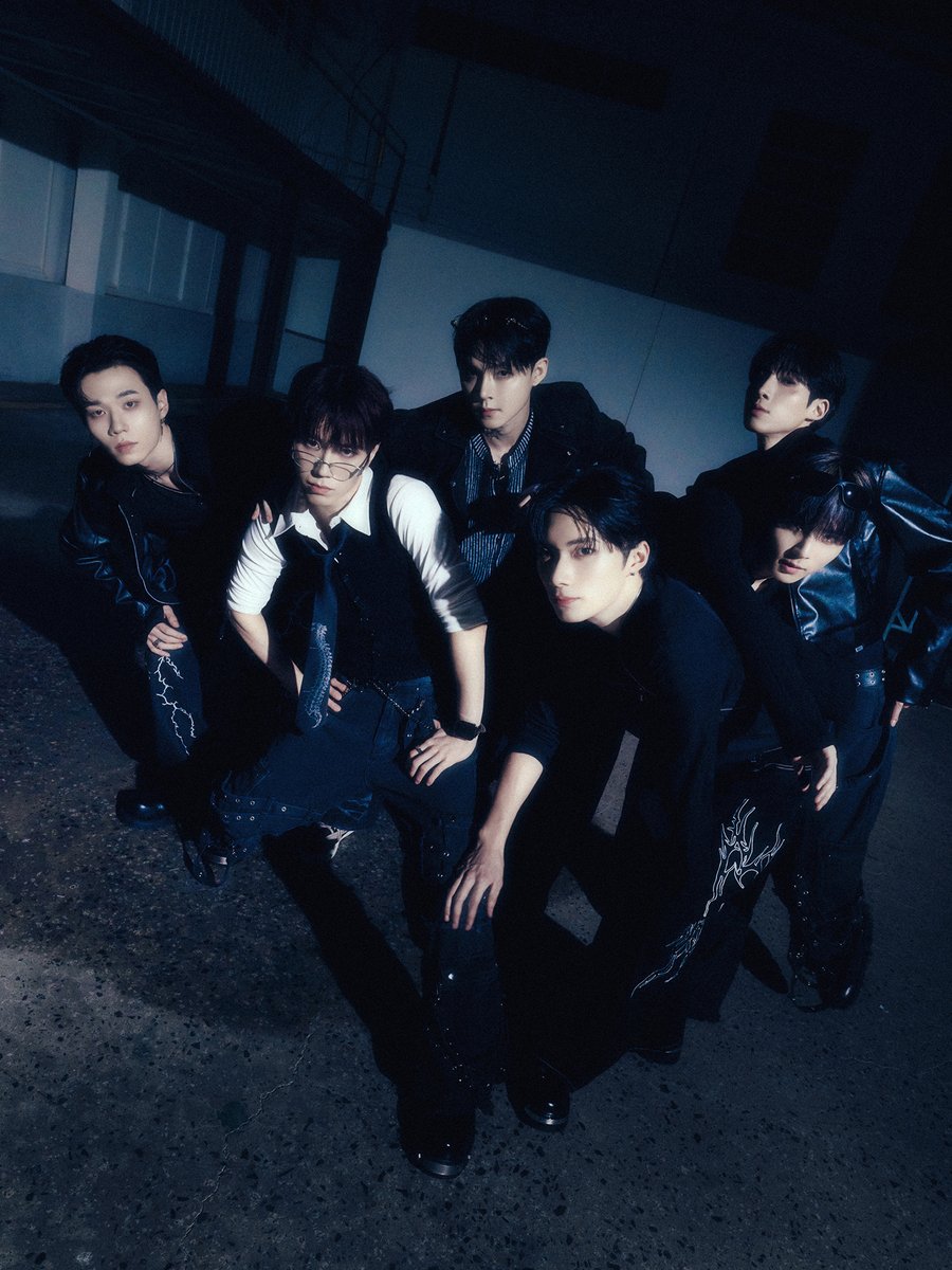 DONE_OFFICIALJP's tweet image. 【📢】
D-ONE JAPAN LIVE - Year-end Party -
開催決定のお知らせ‼

🗓️LIVE SCHEDULE🎶
2025/11/25(火)〜1/11(日)
📍K-SQUARE
💙初回観覧無料＋2ショット撮影プレゼント

🆓FREE SHOWCASE
⭐️11/25(火) 14:00
⭐️12/24(水) 12:00

詳細はこちら⬇️
starticket.jp/?p=9122

#DONE #ディーワン