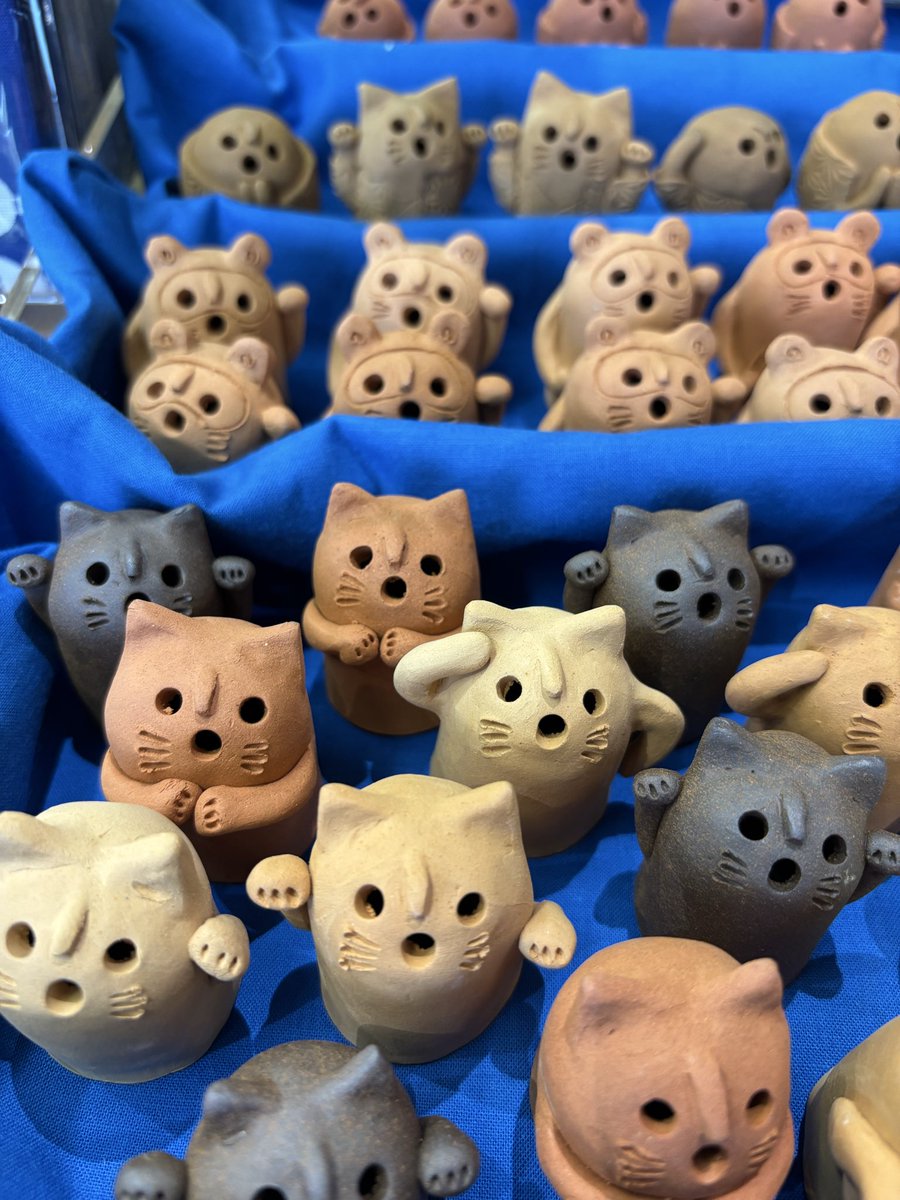 猫埴輪、たぬき埴輪たちも再入荷。

手作りの味わいをお楽しみください。