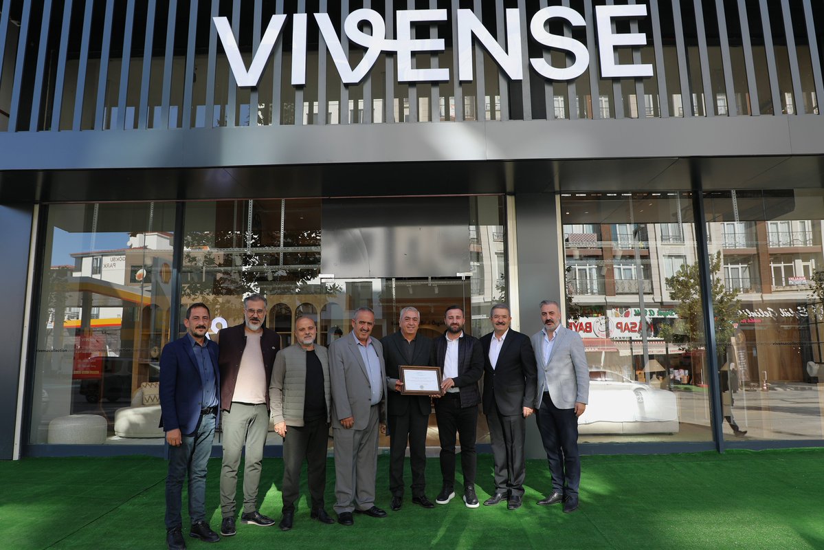 Yönetim Kurulu Başkanımız Necdet Takva, Meclis Üyemiz Fuat İnanç, Disiplin Kurulu Üyemiz Cumali Can ve TOBB Genç Girişimciler Kurulu Başkanımız Ümit Can Sari; Odamız Üyesi Vivense Mobilya Mağazası'nı ziyaret etti. Mağaza Yetkilisi Sn. Fahri Tansu'ya hayırlı olsun dileklerinde