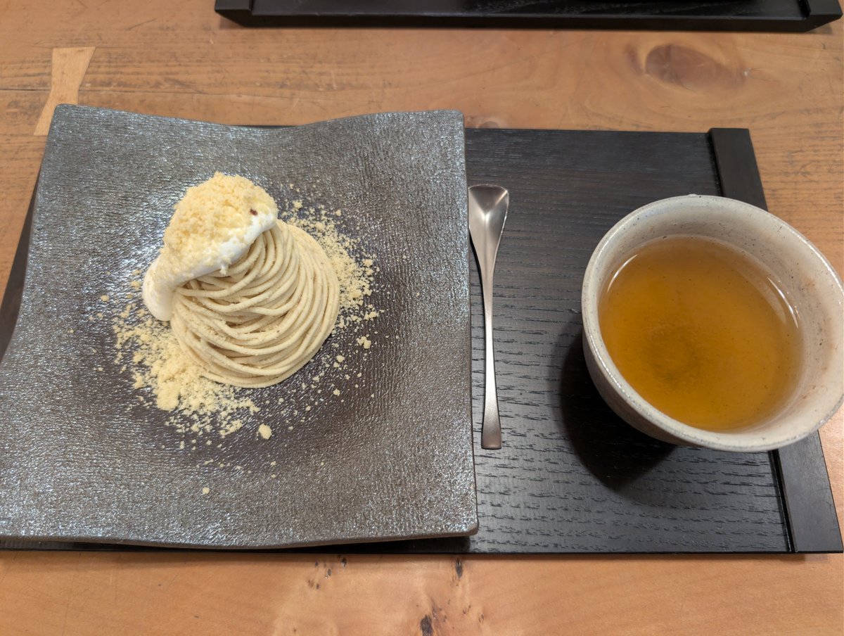 日暮里のモンブラン屋さん栗の味がしっかりして美味しかった