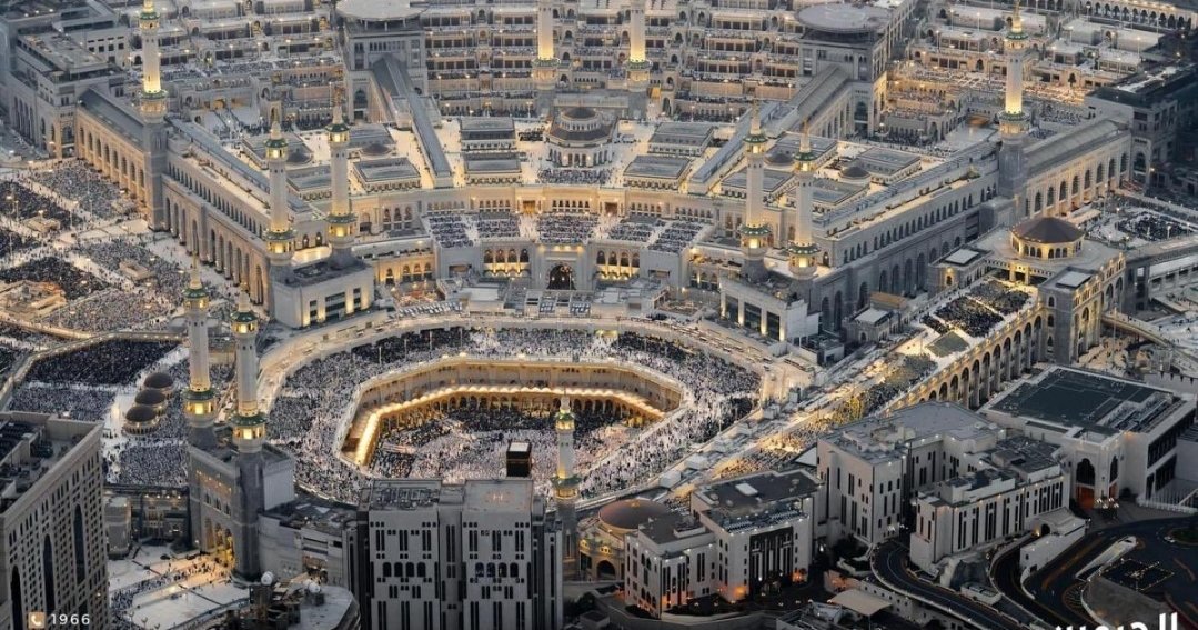 "وَإِذْ قَالَ إِبْرَاهِيمُ رَبِّ اجْعَلْ هَذَا بَلَدًا آَمِنًا وَارْزُقْ أَهْلَهُ مِنَ الثَّمَرَاتِ مَنْ آَمَنَ مِنْهُمْ بِاللَّهِ وَالْيَوْمِ الْآَخِرِ".
#امن_الحرم_خط_احمر