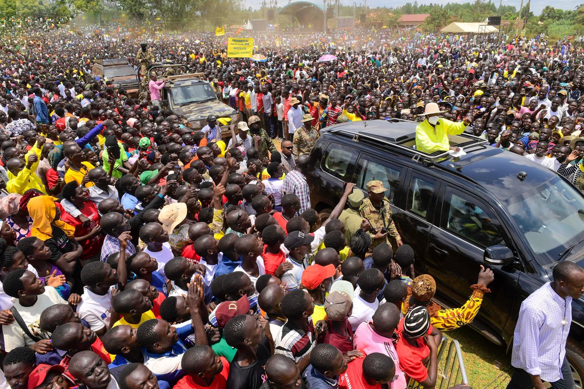 LadyMay256's tweet photo. @HEBobiwine Instead of explaining your manifesto you're busy trailing president Museveni, you're stooping so low for a "president" you will never find president Museveni talking about such 🚮

#WhyUgStillNeedsM7 https://t.co/bWMPu2LXCA