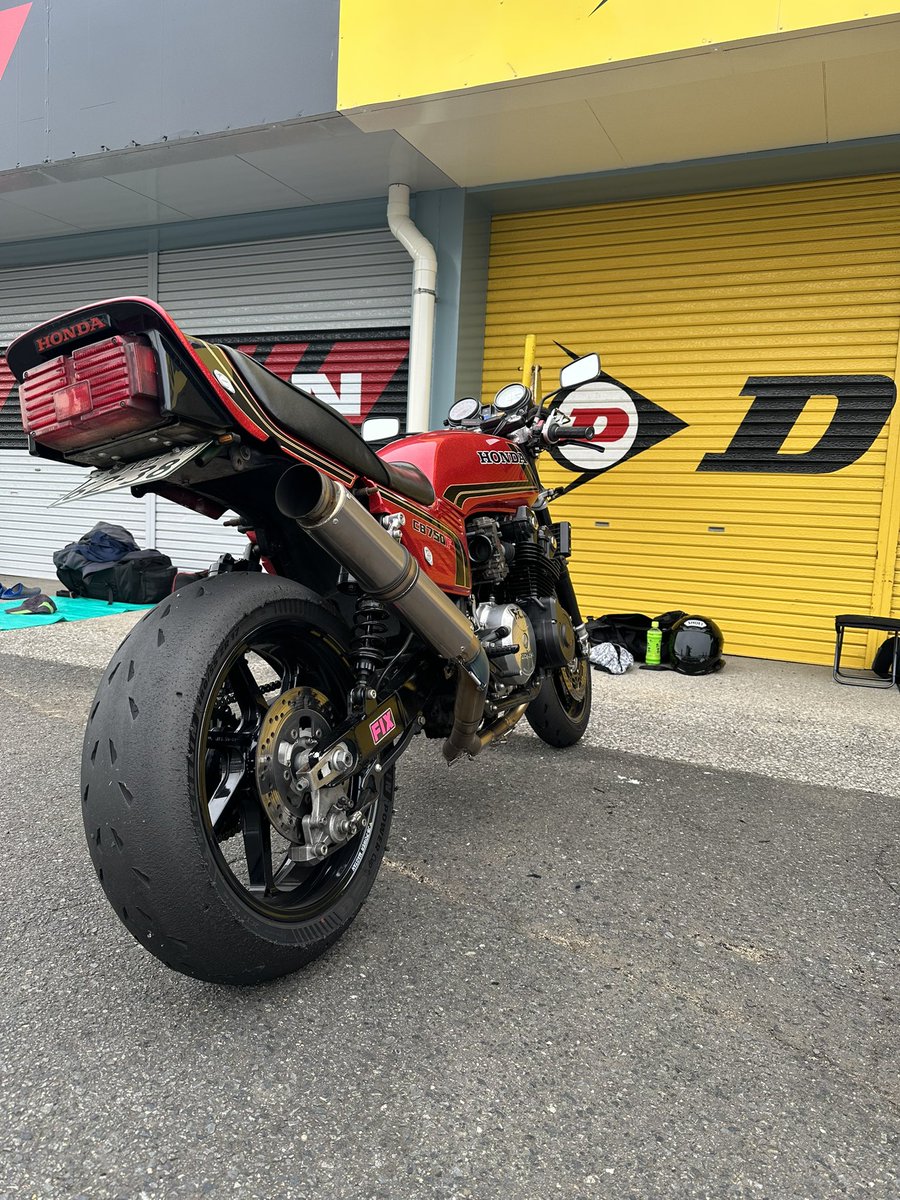 CB750F_'s tweet photo. また来週〜 https://t.co/BT8Ym9sND4