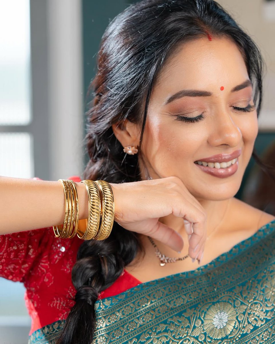 Mere subh ka suraj ho tum 
Jaaneman <a href="/TheRupali/">Rupali Ganguly</a>  😘😘

#Anupamaa #RupaliGanguly