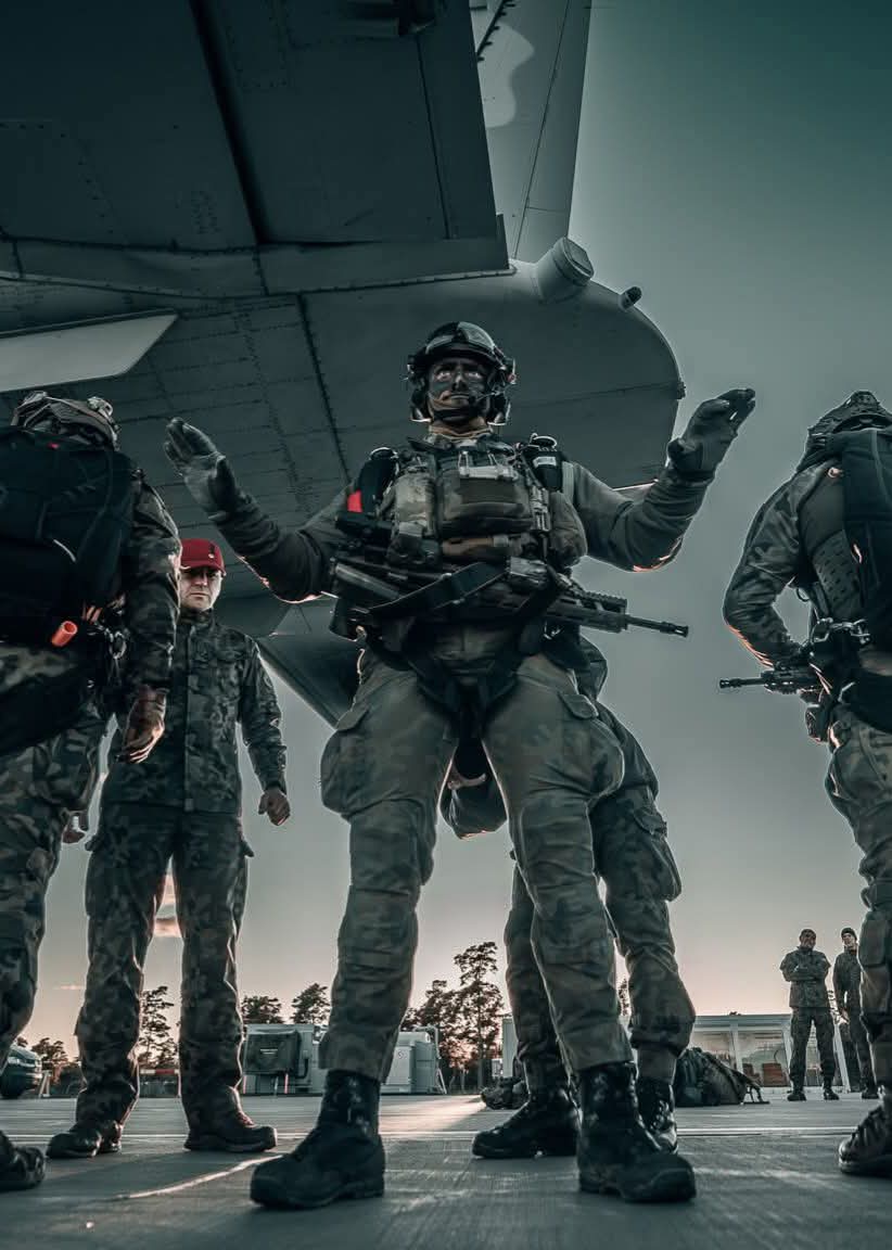 WCR_Krakow's tweet image. #AleDobreFoto
#6BPD 
#spadochroniarze #desant 🪂🪂🪂

📸  mł. chor. Piotr Gubernat/
„Gotland Sentry” -  dwustronne manewry Polski i Szwecji.🇵🇱 🇸🇪