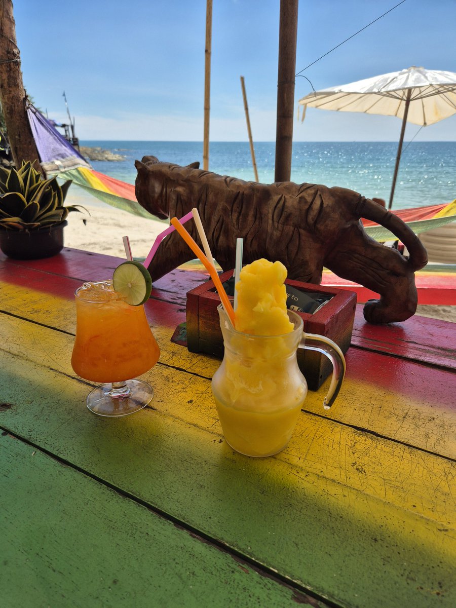 MarcelaKovov4's tweet image. Krásné ráno... 🌴☀️ 🍹🥭 🇹🇭
#Thailand 
#Ko_Samet