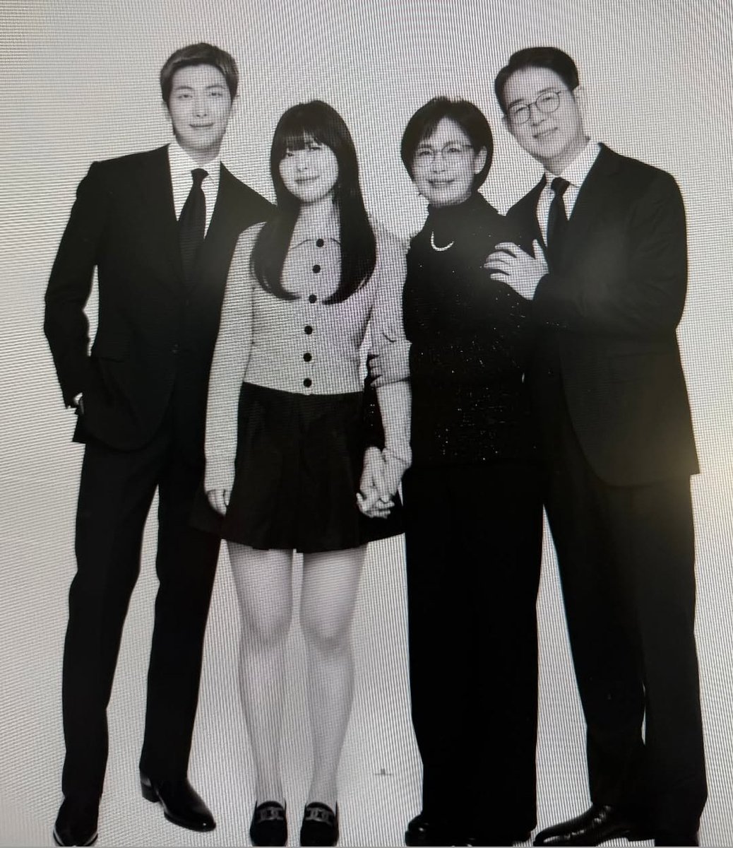 Namjoon family picture 🥺