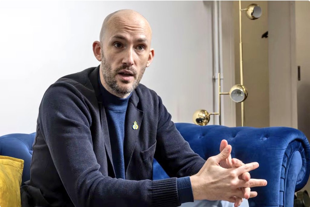 BelgianPodcast's tweet image. 🗣| @UnionStGilloise 🟡🔵 President Alex Muzio: 

🗨| " Football isn't a normal business. In football you work for a community. Football is local, rather than global. It's about supporters supporting their local club, and for clubs, it's about giving back to their communities."