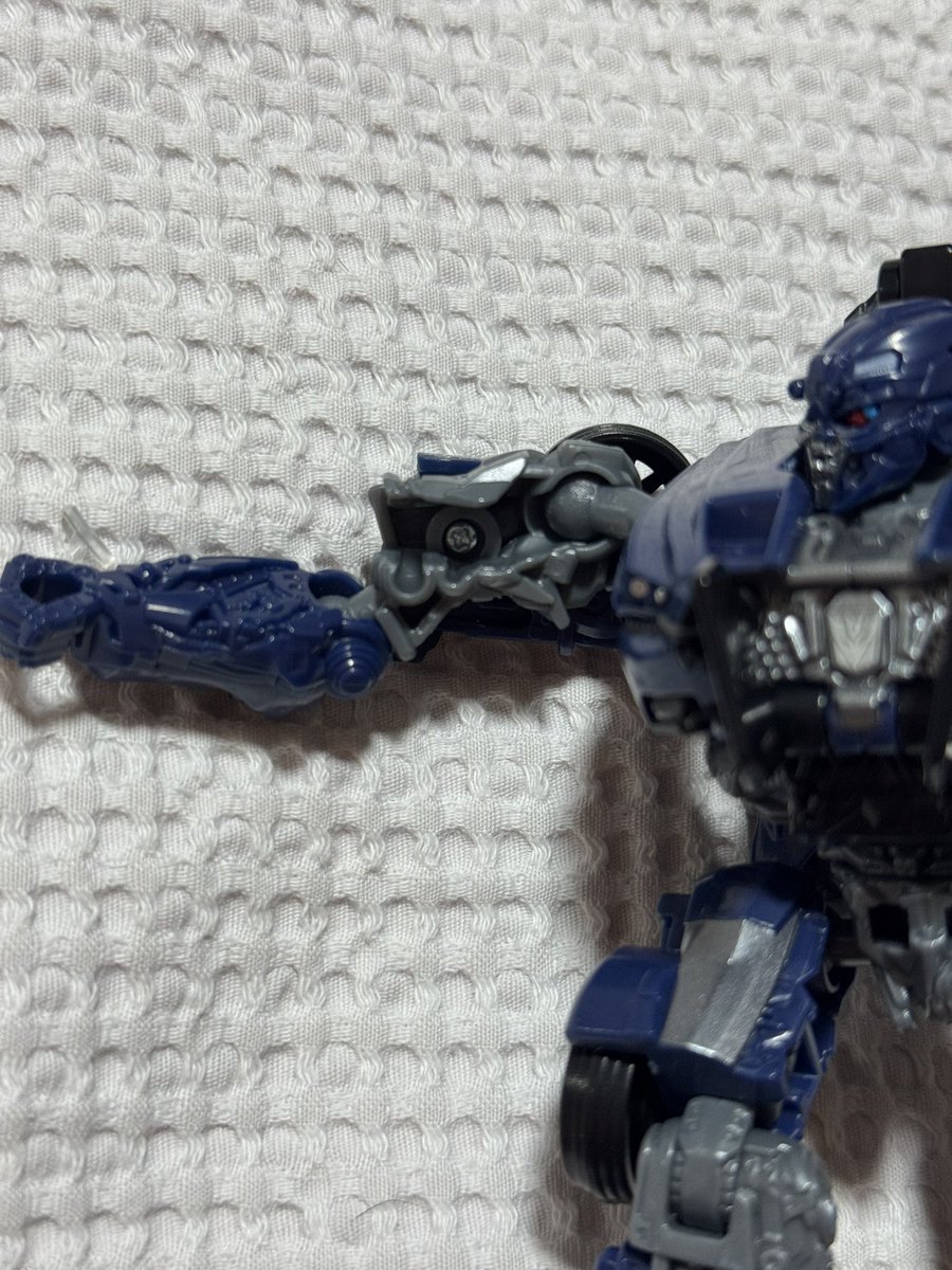 bunzobuggo's tweet image. This dude is kinda wack