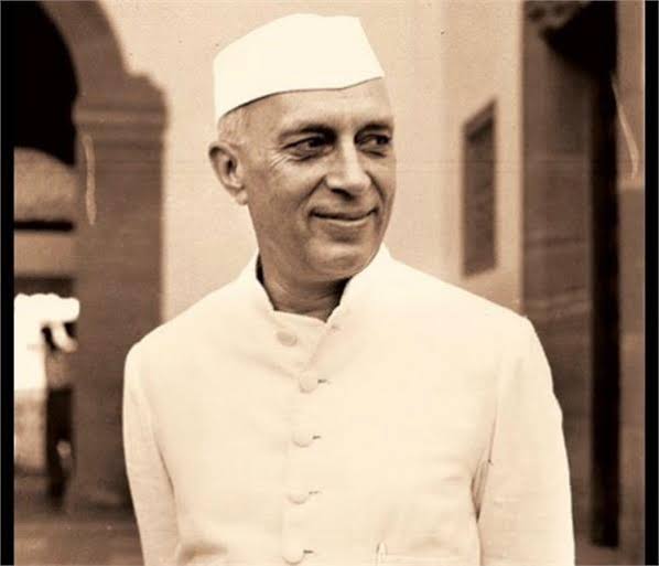 The more Modi tries to belittle Nehru, the more dwarf he appears before Nehru.