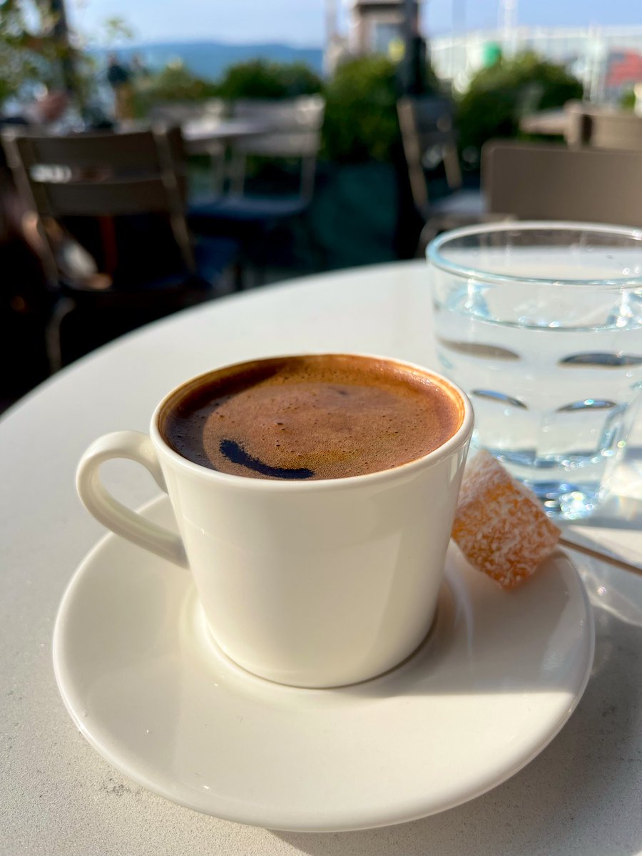 Kibirin olduğu yerde samimiyetten söz edilemez.

#carsamba