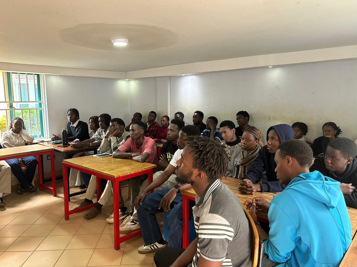 KhanDuncan1's tweet image. ARTFIELD ELEVATES THEIR GRIND 🦍 

Young Creatives at Artfield are ready to showcase their innovative ideas and creativity✨. 

The whole world is on the wait to see what they got🤩

#SilverbackAwards25
#CreativeWeek #ElevateYourGrind