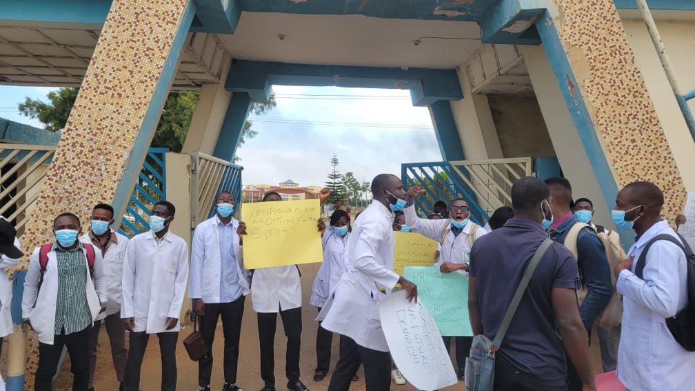 Unijos Dentistry tweet media