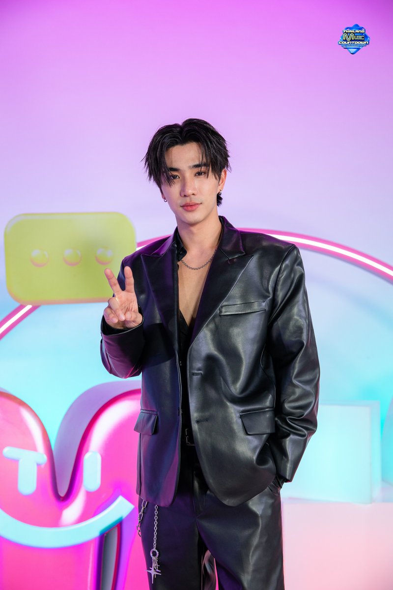TMCcountdown's tweet photo. [𝑶𝑶𝑻𝑫✨] PERTH Feat. Paper Planes - ด้านชา (Numb) | Thailand Music Countdown 

#Numb_PERTHftPaperPlanes #PerthTanapon #TMC_EP24 #TMC2025 #ThailandMusicCountdown #TrueCJCreations #Ch3Thailand https://t.co/eXWedAEOD3