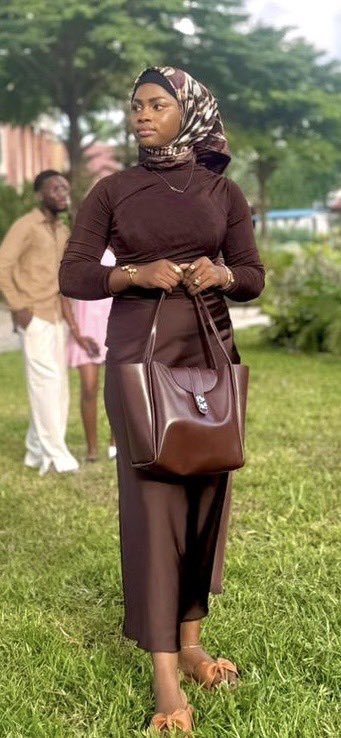 Another morning to remind you to get that silk skirt. 
Dont wait for tomorrow to actually FEEL a chic girlie confidence