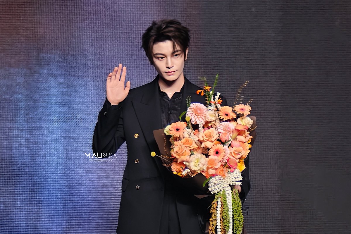MalinikaPhoto's tweet photo. 251104 • #WeTVAlwaysMore2026 

💐💐💐

‼️Please DO NOT cut the credit‼️

#ติงอวี่ซี #丁禹兮 #DingYuxi 
#DingYuxiEncounterInBangkok https://t.co/cF73Nnkx0z