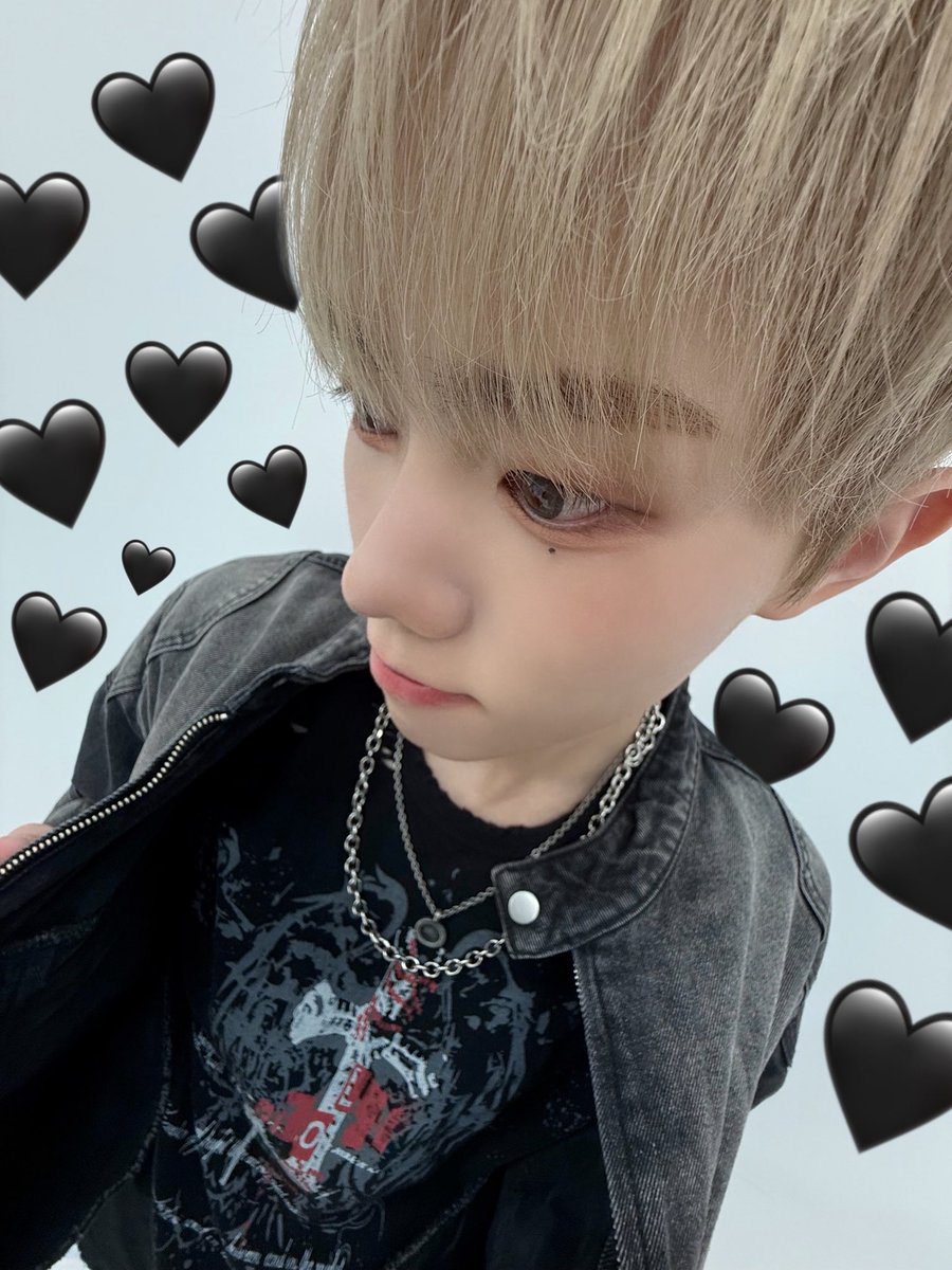 nchiveofficial's tweet photo. [#하엘]
오늘 밤 슈퍼문🌕 뜬다고 하는데
달 보면서 하엘이 생각해🫶
#엔카이브 #NCHIVE #NCV
#HA_L https://t.co/Pf00E2zm6M