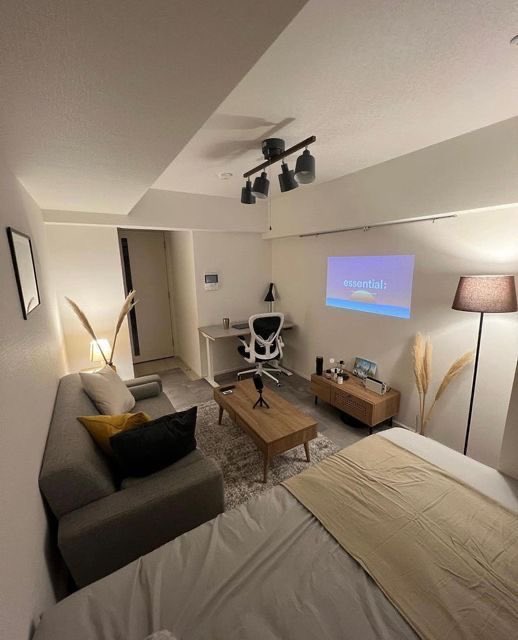 お金めっちゃ稼いでも
結局はこういう家が1番落ち着く。
贅沢はホテルだけでいいかなぁって🙂‍↔️

ワンルームに引っ越し考えよ🤔