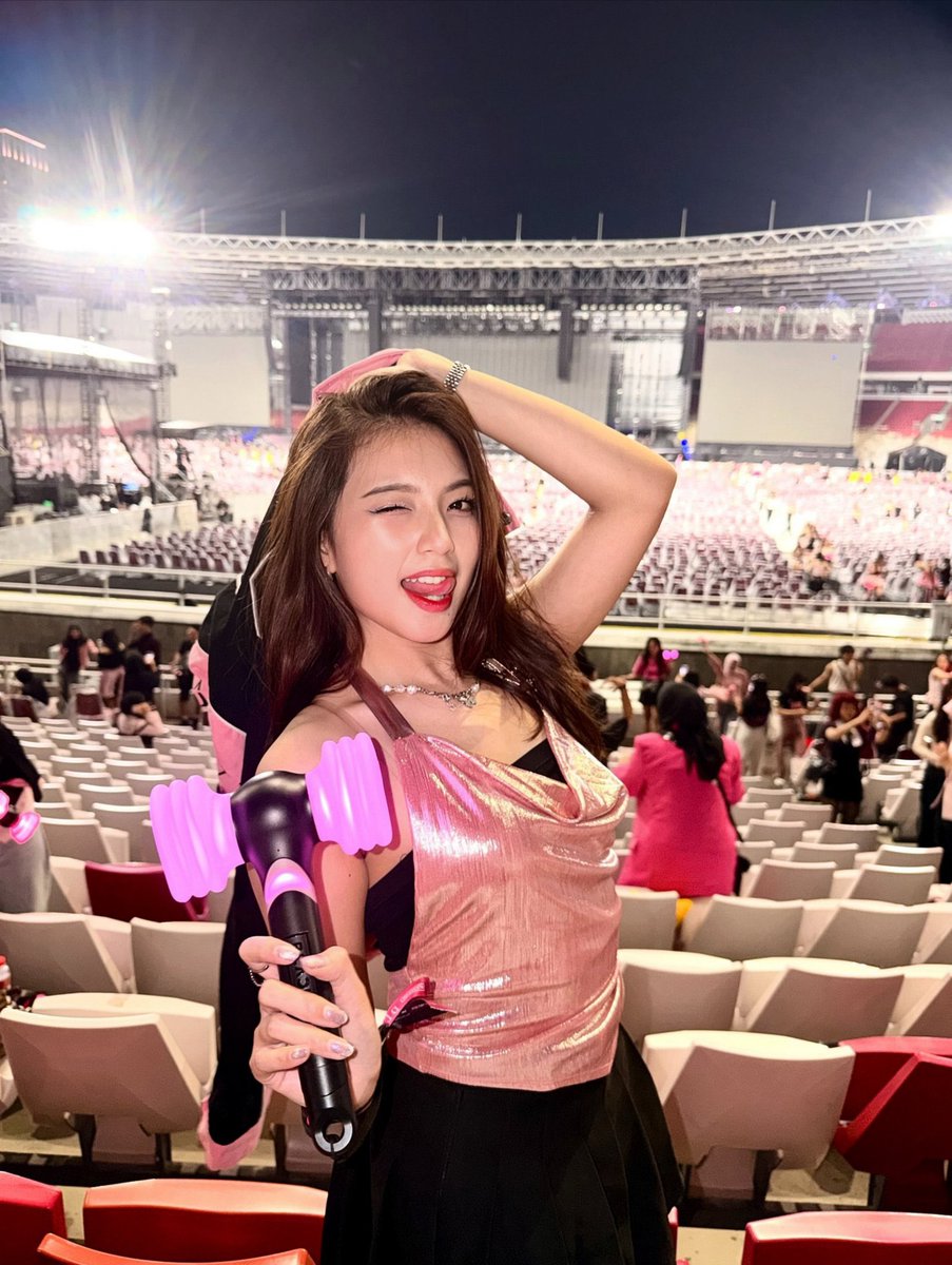 Kokraklarni silash, emish, erotik, chiroyli ehtiros, shishgan kokraklarni tomosha qiling Ufadagi individual qora tanli ayollar