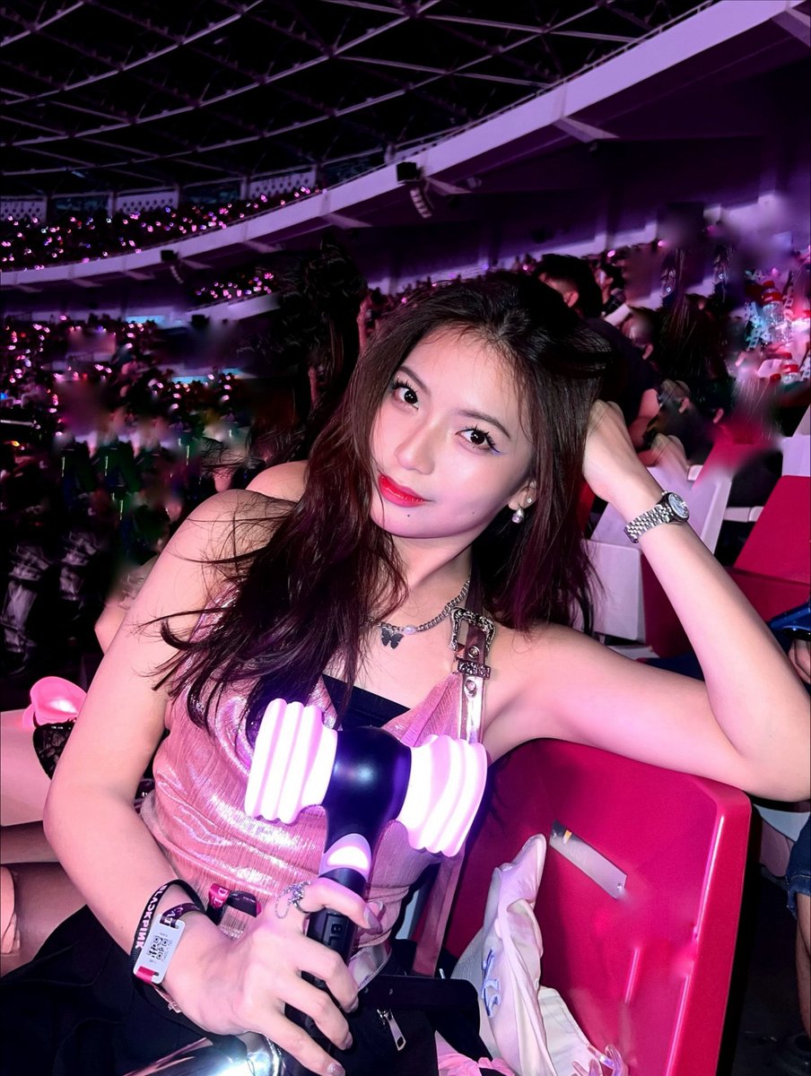 Dogistonlik ayollar minutlar berishadi Semiz dumbalar katta kokraklar