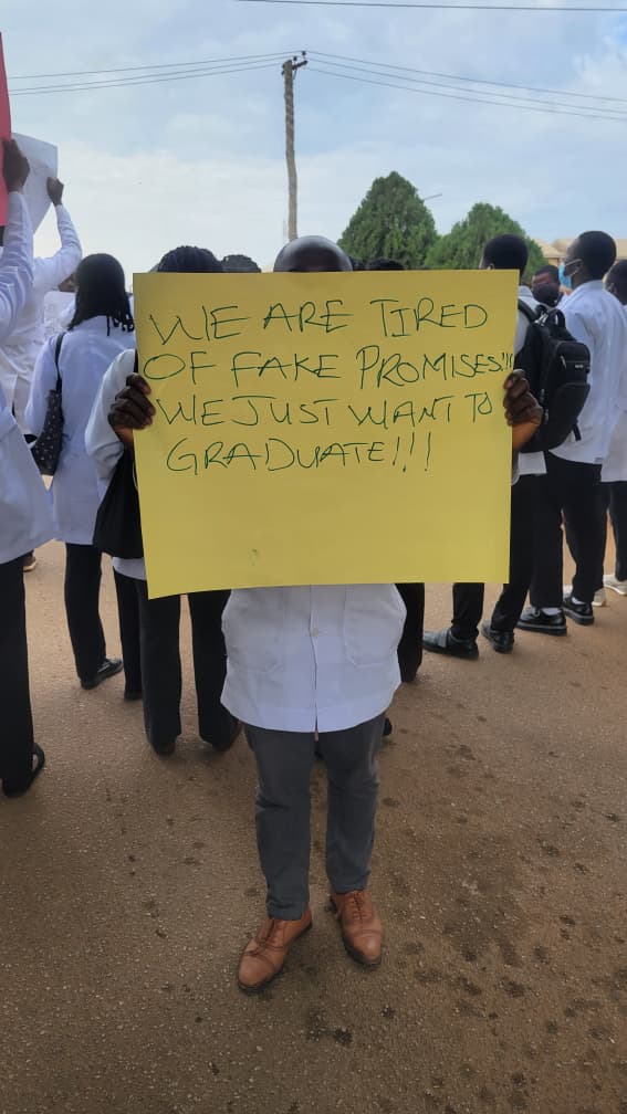 JERRYAMGBASHIM's tweet image. Until we&apos;re answered we won&apos;t stop...
#Solidarityforever ✊
#SaveUNIJOSDentalStudents
#SaveUNIJOSDentistry