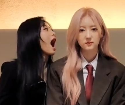 allfor_ahyeon's tweet image. Bro, I miss them so much 🙁