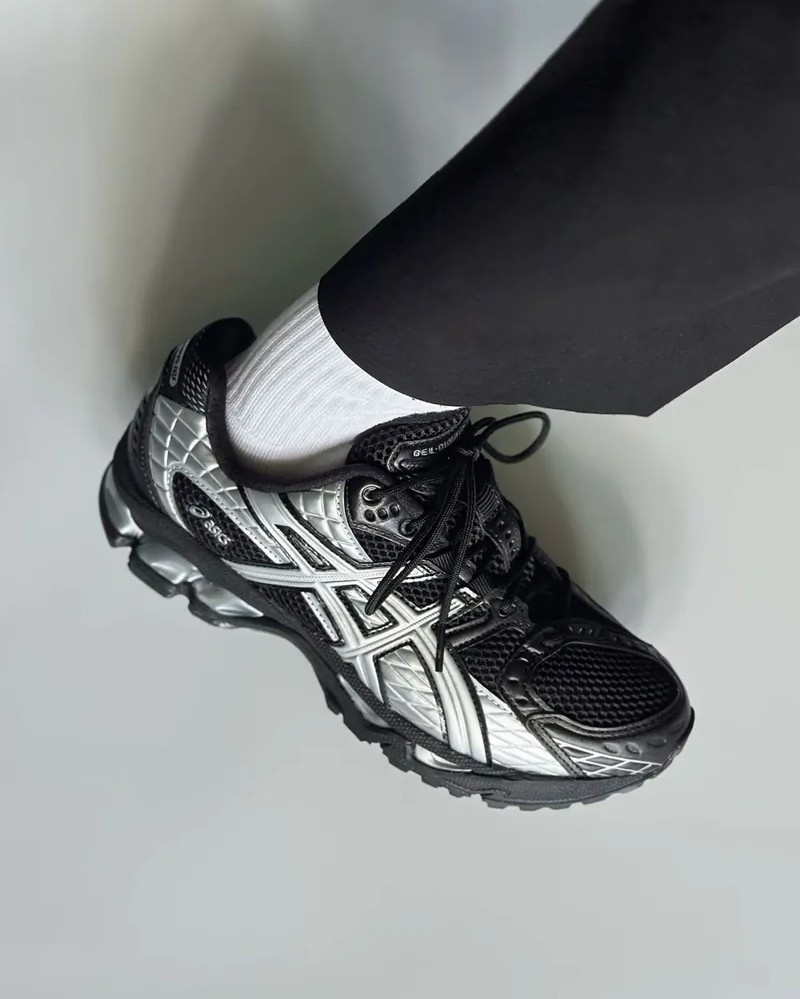 2025年 発売】 ASICS GEL-NIMBUS 10.1 “Black/Pure Silver