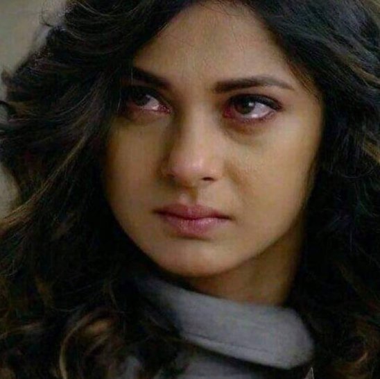 للبارعين في لغة العيون ماذا تعنى

 هذة النظرة ؟