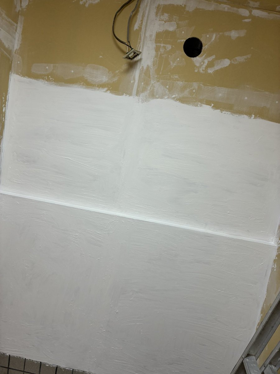 もうお店に愛着が湧くわ()ほぼ私達の手作業ですよ()もう改装業者ですよほぼ()